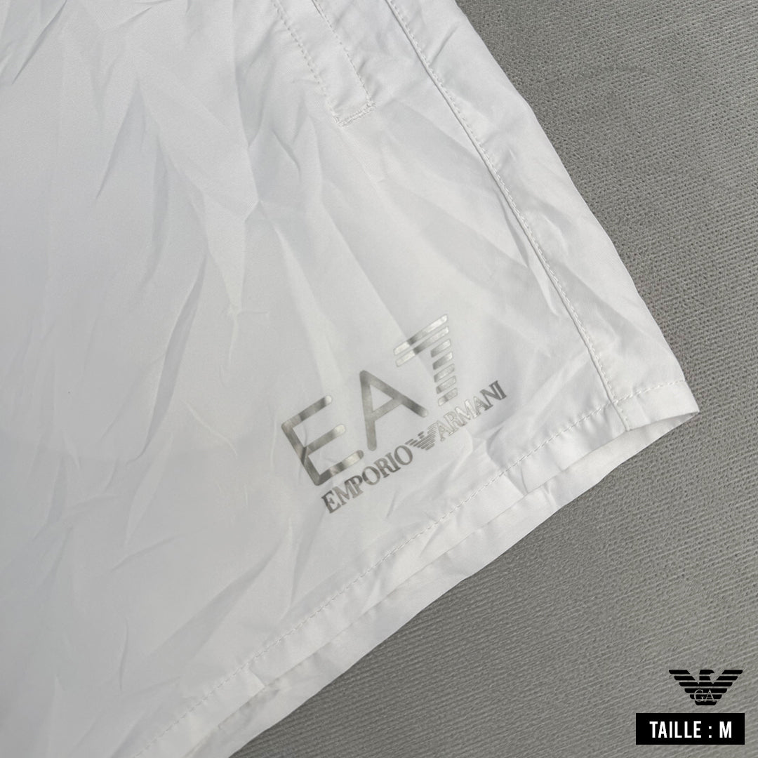 Emporio Armani Short Taille M