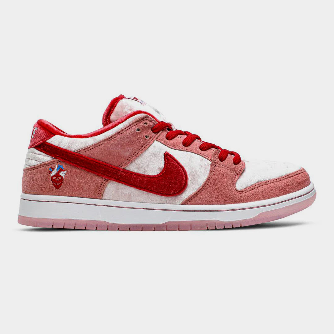 Nike SB Dunk Low Strange Love