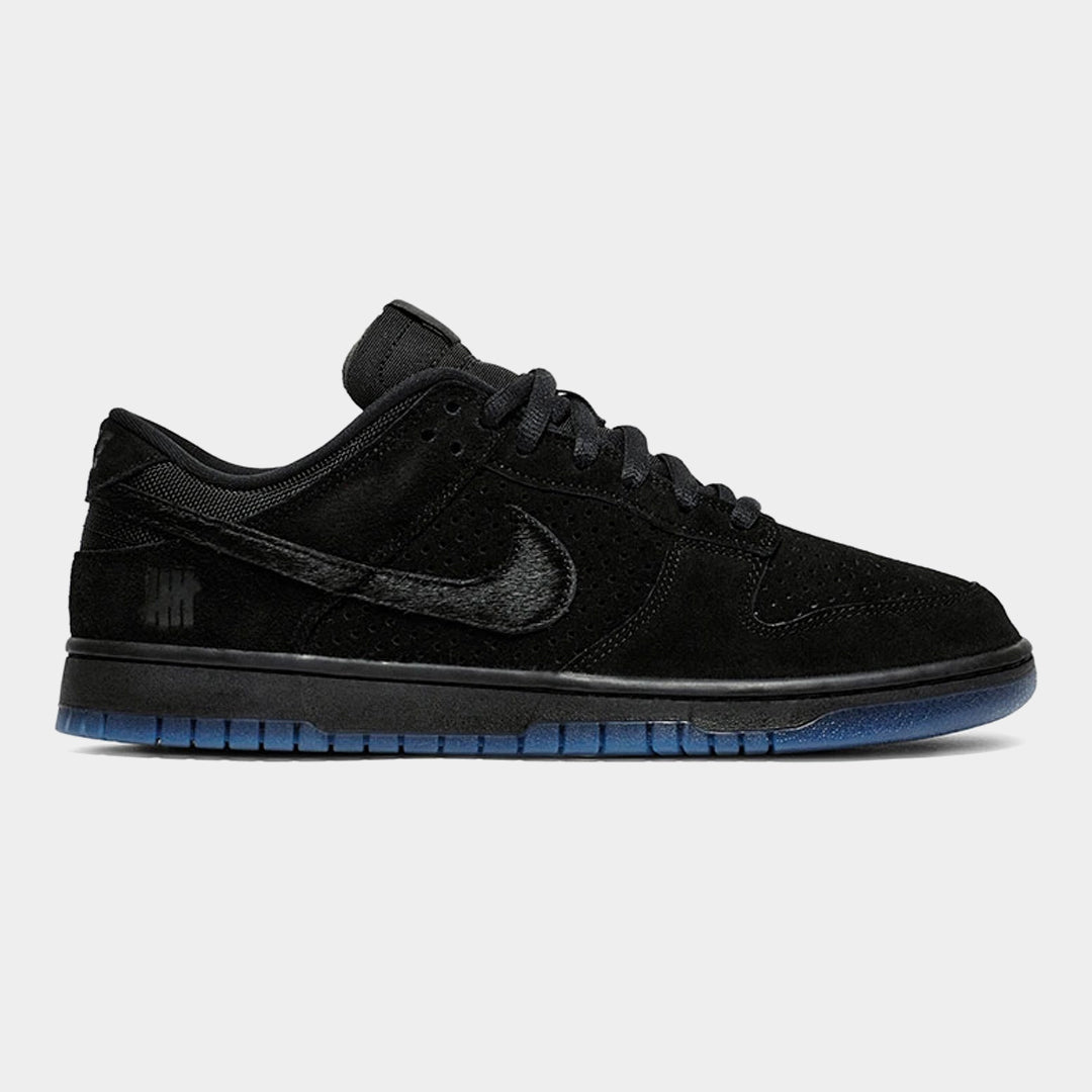Nike SB Dunk Low Undefeated 5 on it
