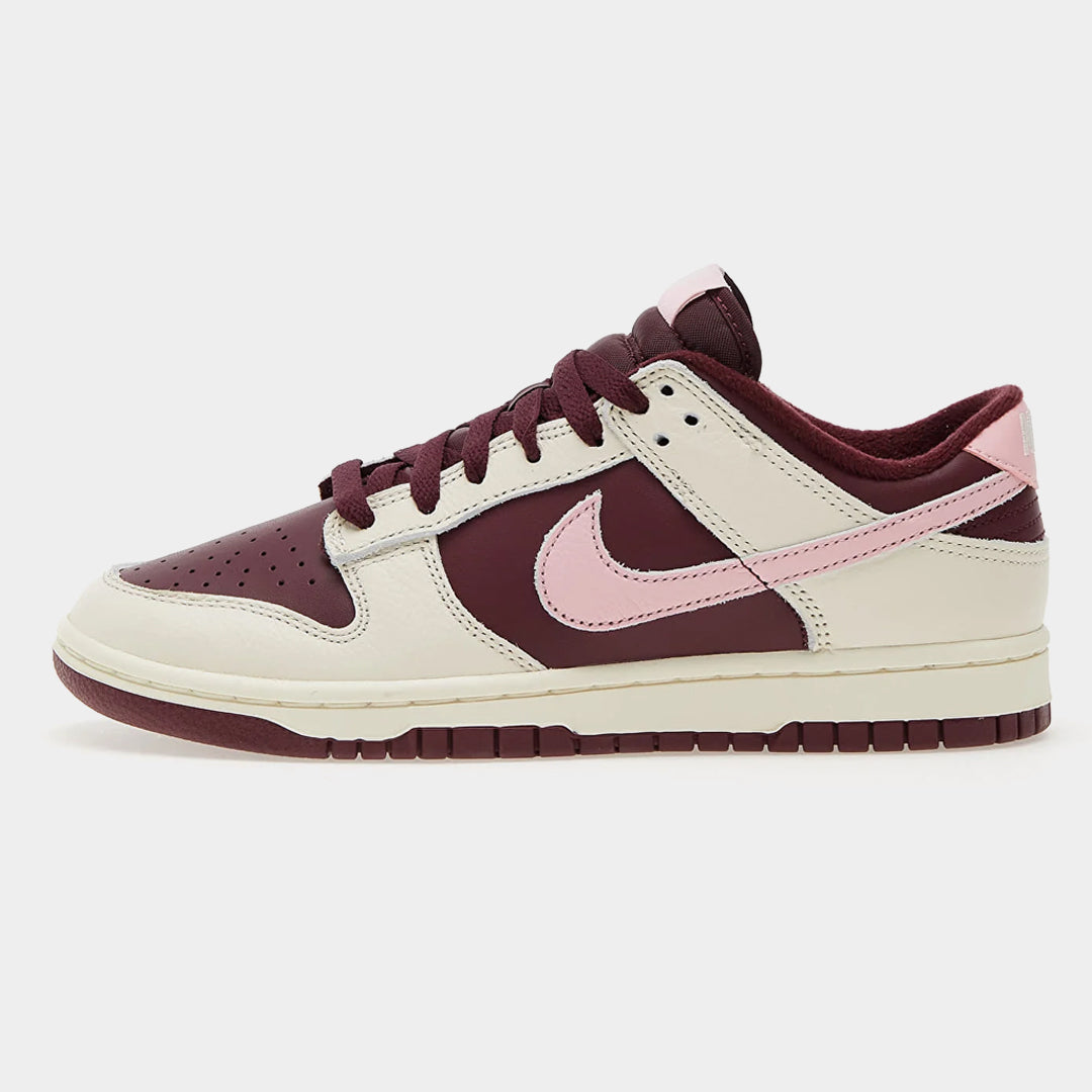 Nike SB Dunk Low Valentines Day
